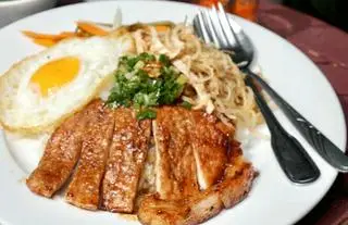 Hình ảnh Cơm tấm sườn bì trứng 