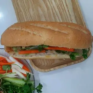 Hình ảnh Bánh mì thịt truyền thống