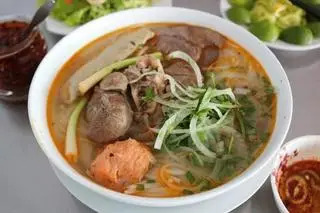 Hình ảnh Bún bò thập cẩm