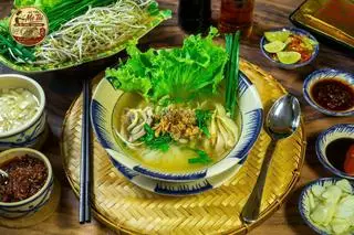 Hình ảnh Hủ tiếu Gà Chặt