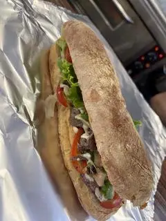 Hình ảnh Bánh mì kẹp bò bít tết - Steak sandwich