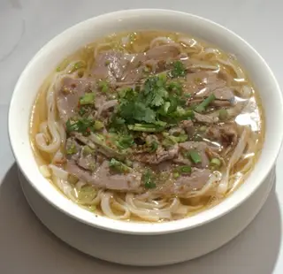 Hình ảnh  熟牛腩粉 Phở nạm bò 