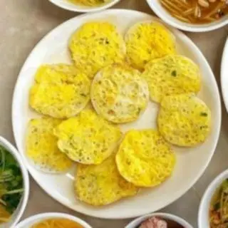 Hình ảnh Bánh căn trứng gà xíu mại
