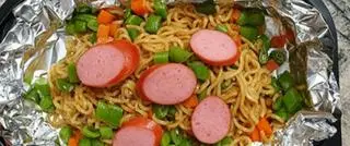 Hình ảnh Mỳ Koreno  cay Xúc Xích Viên Rau Củ 