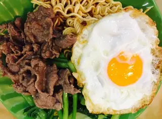 Hình ảnh Mì xào bò, trứng