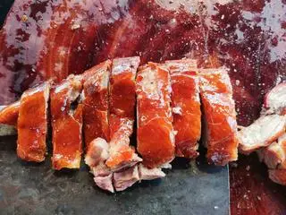 Hình ảnh vịt quay da giòn nửa con
