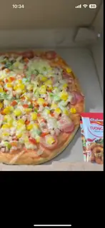 Hình ảnh piza xúc xích  + ly coca