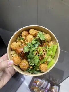 Hình ảnh Mì Trộn Indomie Xúc Xích