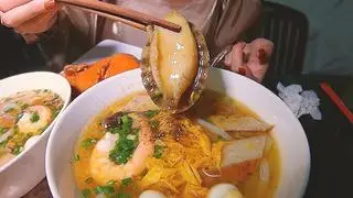 Hình ảnh Bánh Canh Cua Thập Cẩm Mẹ Bơ