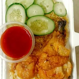 Hình ảnh Cơm Rang Đùi Gà Xốt Nguyên Đùi + Pepsi