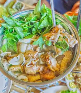 Hình ảnh Lẩu Gà Lá É (4 người)