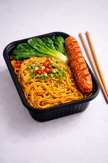 Hình ảnh Mì trộn xúc xích