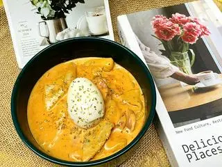Hình ảnh Rose Tokbokki (Sốt kem, hơi cay nhẹ)