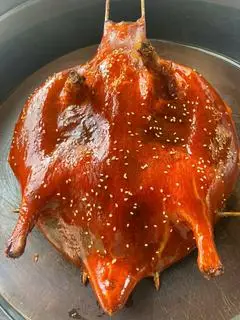 Hình ảnh combo 1/2vịt quay da giòn+ 4 bánh bao 