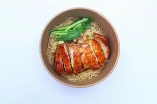 Hình ảnh Mì gà chiên sốt tiêu đen