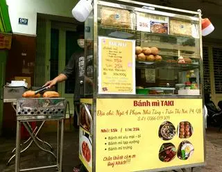 Hình ảnh Bánh mì bì- xíu mại