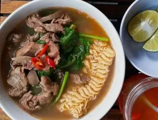 Hình ảnh Mì tim bò chua cay