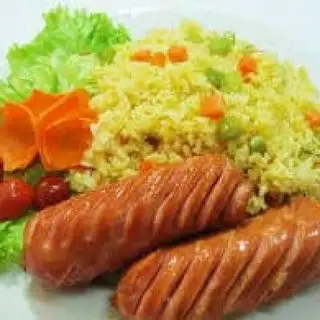 Hình ảnh cơm chiên xúc xích 
