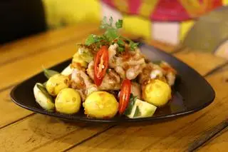 Hình ảnh Chân Gà Sốt Thái