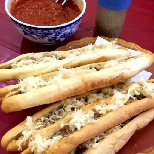 Hình ảnh Bánh mi cay pate ruốc