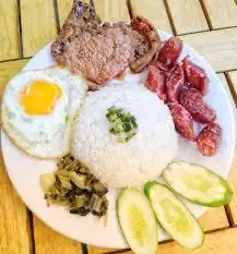Hình ảnh Cơm sườn trứng ốp la lạp xưởng