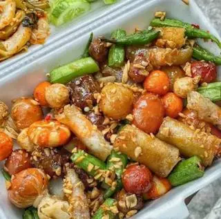 Hình ảnh Combo Cá Viên Các Loại Sốt Nước Mắm Size S + Tặng 1 ly CoCa
