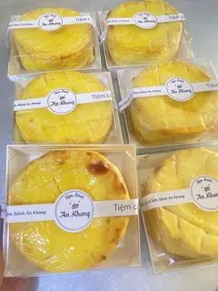 Hình ảnh Bánh Phô Mai trứng muối hoàng kim 