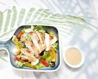 Hình ảnh Chicken Salad ( Salad Ức Gà ) - sốt chipotle ranch