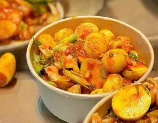 Hình ảnh Chân Gà+trứng non sốt thái 