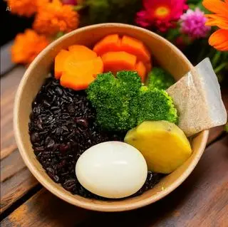 Hình ảnh Combo 1 (Cơm gạo lứt, trứng, các loại rau và khoai)