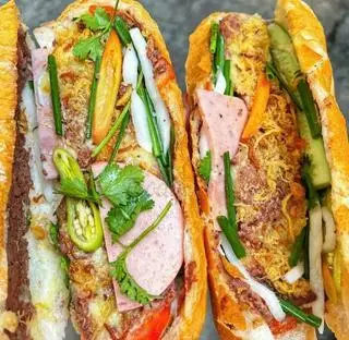 Hình ảnh BÁNH MÌ THƯỜNG SIÊU BƠ SIÊU  PATÊ CHẢ LỤA CHÀ BÔNG