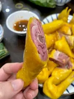 Hình ảnh 1/2 CON GÀ Ủ MUỐI + sốt chấm 