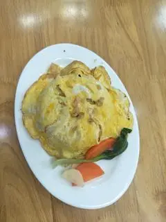 Hình ảnh Cơm chiên trứng xúc xích 