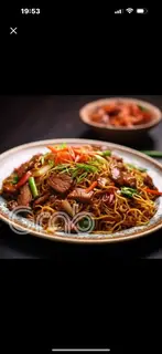 Hình ảnh Mì gói xào bò xốt phô mai 