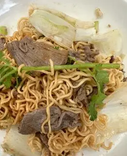 Hình ảnh Mì xào Bò + nước uống ( trà đào, vải hoặc ổi )