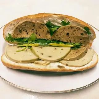 Hình ảnh Bánh mì chả chay