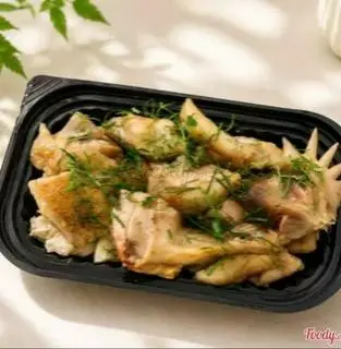 Hình ảnh Gà luộc 1 con (1,3-1,4 kg)
