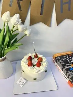 Hình ảnh 1.Bánh dâu 13cm