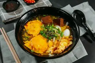 Hình ảnh Bánh Canh Cua, Chả