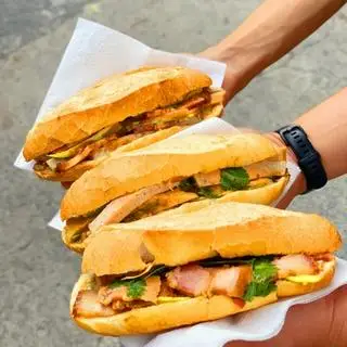 Hình ảnh Bánh Mì Chả Lụa Muối Tiêu 