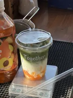 Hình ảnh Matcha latte đào