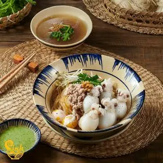 Hình ảnh Hủ Tiếu / Mì Mực ( Lớn ) ( Khô ) + Sữa Đậu Nành