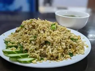 Hình ảnh cơm chiên cá mặn