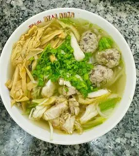 Hình ảnh Bún măng mọc gà ức xé