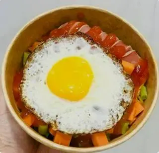 Hình ảnh MÌ TRỘN XÚC XÍCH + TRỨNG