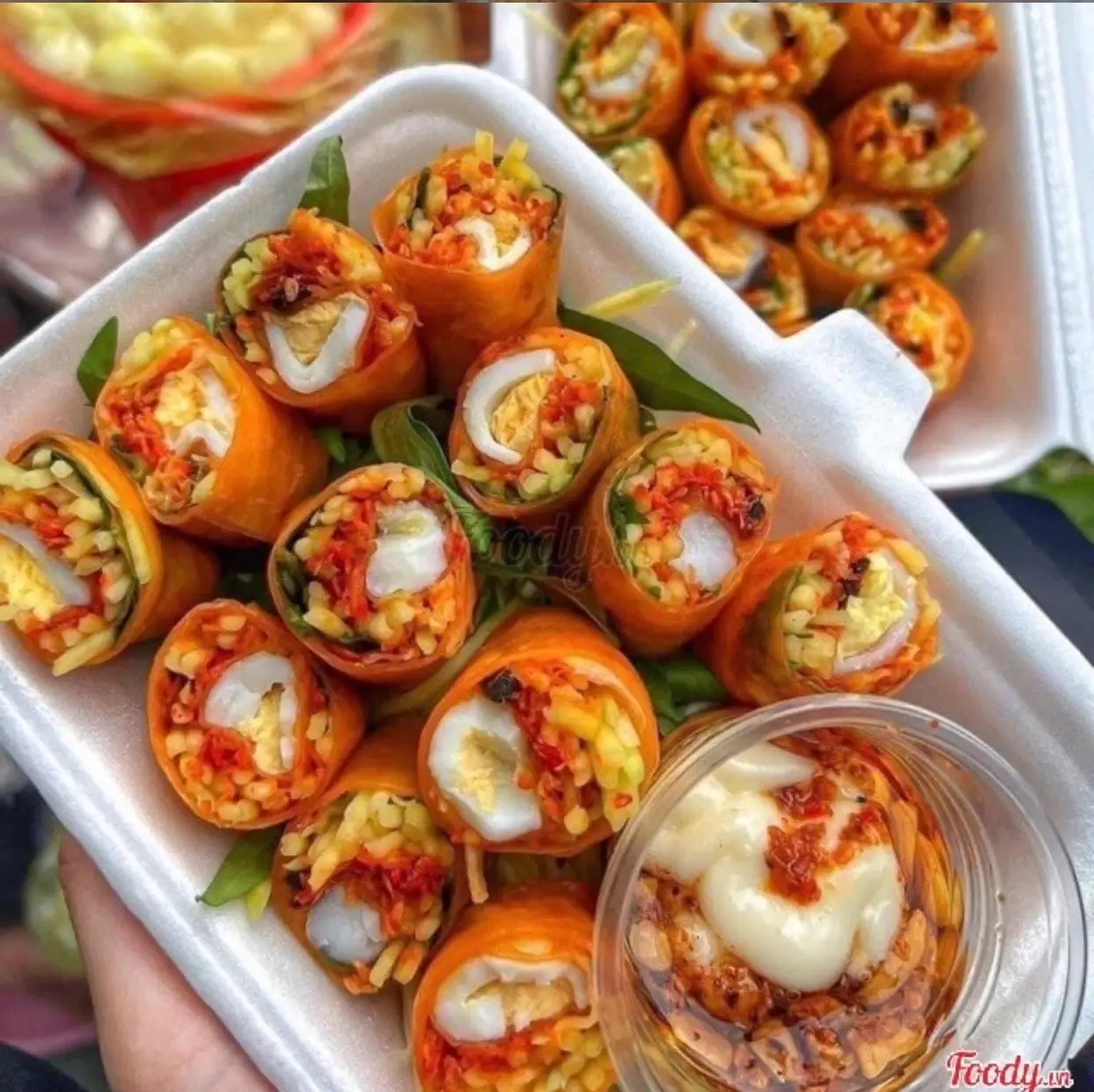 Hình ảnh Bánh tráng cuốn sốt me bơ