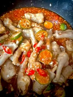 Hình ảnh chân gà có xương sốt thái size l