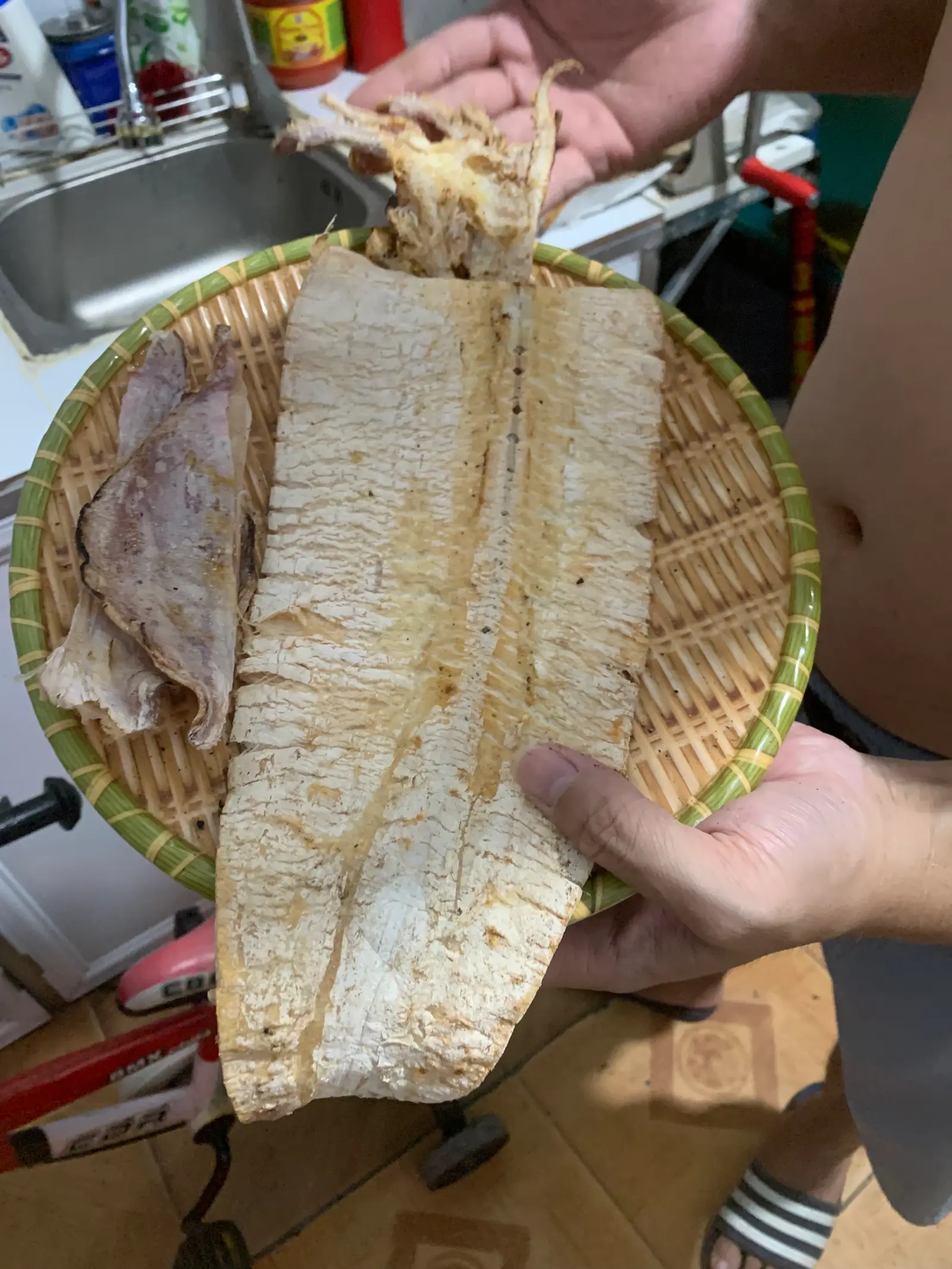 Hình ảnh Mực Khô Nướng Sẵn Size KHỦNG (Tặng 10 nem chua Thanh Hoá)