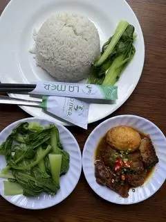 Hình ảnh Thịt kho tộ trứng cút