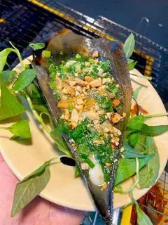 Hình ảnh SÒ MAI NƯỚNG MỠ HÀNH TRỨNG CÚT 